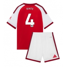Otroški Arsenal Ben White #4 Replika nogometni dresi kompleti Domači 2026-27 Kratek Rokav (+ hlače)