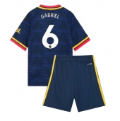 Otroški Arsenal Gabriel Magalhaes #6 Replika nogometni dresi kompleti Gostujoči 2026-27 Kratek Rokav (+ hlače)