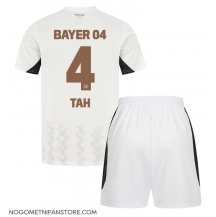 Otroški Bayer Leverkusen Jonathan Tah #4 Replika nogometni dresi kompleti Gostujoči 2024-25 Kratek Rokav (+ hlače)