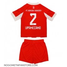 Otroški Bayern Munich Dayot Upamecano #2 Replika nogometni dresi kompleti Domači 2025-26 Kratek Rokav (+ hlače)