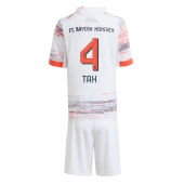 Otroški Bayern Munich Jonathan Tah #4 Replika nogometni dresi kompleti Gostujoči 2025-26 Kratek Rokav (+ hlače)