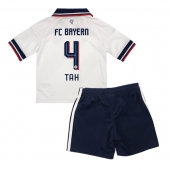 Otroški Bayern Munich Jonathan Tah #4 Replika nogometni dresi kompleti Gostujoči 2026-27 Kratek Rokav (+ hlače)
