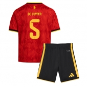 Otroški Belgija Maxim De Cuyper #5 Replika nogometni dresi kompleti Domači SP 2026 Kratek Rokav (+ hlače)
