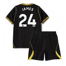 Otroški Chelsea Reece James #24 Replika nogometni dresi kompleti Gostujoči 2026-27 Kratek Rokav (+ hlače)