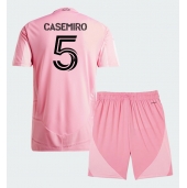 Otroški Inter Miami Casemiro #5 Replika nogometni dresi kompleti Domači 2026-27 Kratek Rokav (+ hlače)