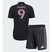 Otroški Inter Miami Luis Suarez #9 Replika nogometni dresi kompleti Gostujoči 2026-27 Kratek Rokav (+ hlače)