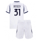 Otroški Inter Milan Yann Bisseck #31 Replika nogometni dresi kompleti Gostujoči 2026-27 Kratek Rokav (+ hlače)