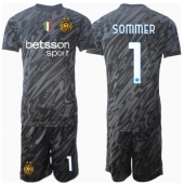 Otroški Inter Milan Yann Sommer #1 Vratar Replika nogometni dresi kompleti Tretji 2024-25 Kratek Rokav (+ hlače)
