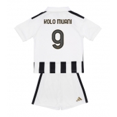 Otroški Juventus Randal Kolo Muani #9 Replika nogometni dresi kompleti Domači 2026-27 Kratek Rokav (+ hlače)