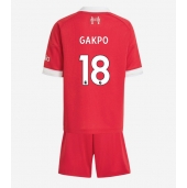 Otroški Liverpool Cody Gakpo #18 Replika nogometni dresi kompleti Domači 2025-26 Kratek Rokav (+ hlače)