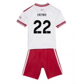 Otroški Liverpool Hugo Ekitike #22 Replika nogometni dresi kompleti Gostujoči 2026-27 Kratek Rokav (+ hlače)