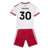 Otroški Liverpool Jeremie Frimpong #30 Replika nogometni dresi kompleti Gostujoči 2026-27 Kratek Rokav (+ hlače)