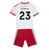 Otroški Liverpool Victor Munoz #23 Replika nogometni dresi kompleti Gostujoči 2026-27 Kratek Rokav (+ hlače)