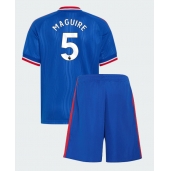 Otroški Manchester United Harry Maguire #5 Replika nogometni dresi kompleti Gostujoči 2026-27 Kratek Rokav (+ hlače)