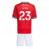 Otroški Manchester United Luke Shaw #23 Replika nogometni dresi kompleti Domači 2025-26 Kratek Rokav (+ hlače)