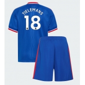 Otroški Manchester United Youri Tielemans #18 Replika nogometni dresi kompleti Gostujoči 2026-27 Kratek Rokav (+ hlače)