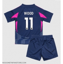 Otroški Nottingham Forest Chris Wood #11 Replika nogometni dresi kompleti Gostujoči 2024-25 Kratek Rokav (+ hlače)