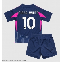 Otroški Nottingham Forest Morgan Gibbs-White #10 Replika nogometni dresi kompleti Gostujoči 2024-25 Kratek Rokav (+ hlače)