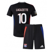 Otroški Olympique Lyonnais Alexandre Lacazette #10 Replika nogometni dresi kompleti Gostujoči 2024-25 Kratek Rokav (+ hlače)