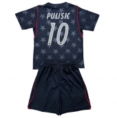 Otroški Združene države Christian Pulisic #10 Replika nogometni dresi kompleti Gostujoči SP 2026 Kratek Rokav (+ hlače)